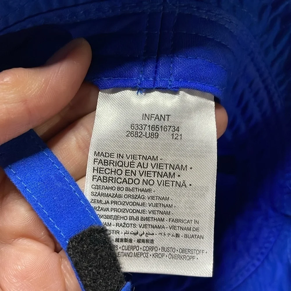NIKE INFANT (12-24 MONTHS) BUCKET HAT BLUE WHITE SWOOSH CHIN STRAP UPF40+